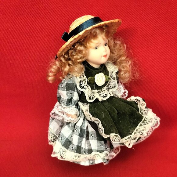 Vintage Miniature Bisque Porcelain Doll Jointed Checkered Lidded Box - Picture 7 of 12